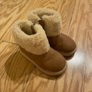 Zara Toddler Fur Boots